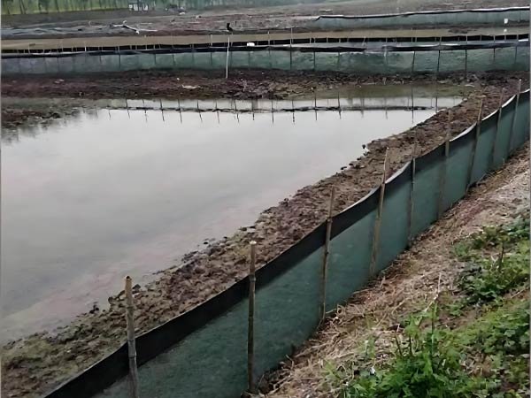 Aquaculture enclosure netting