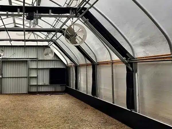 Blackout curtain system used in light-dep greenhouse