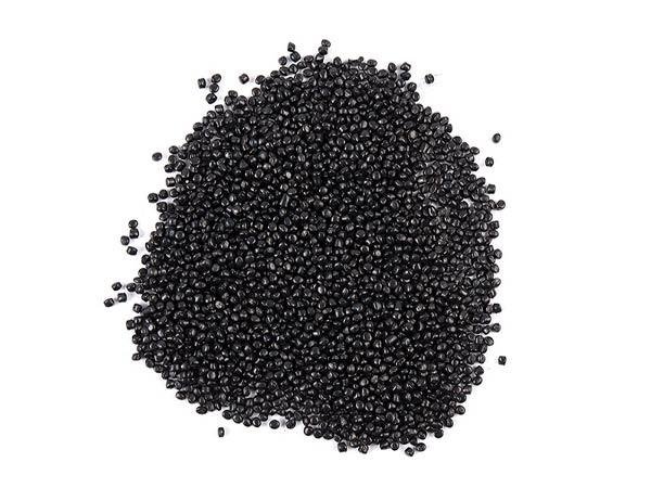 Black UV masterbatch pellets used in HDPE product manufacturing